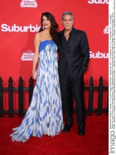 October 22, 2017 - Los Angeles, CA, U.S. - 22 October 2017 - Los Angeles, California - Amal Clooney and George Clooney. Ã¢â‚¬oeSuburbiconÃ¢â‚¬Â Premiere held at the Regency Village Theatre in Los Angeles. Photo Credit: AdMedia Los Angeles U.S. - ZUMAa123 20171022_zaa_a123_007 Copyright: xAdmediax