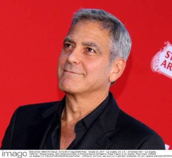 October 22, 2017 - Los Angeles, CA, U.S. - 22 October 2017 - Los Angeles, California - George Clooney. Ã¢â‚¬oeSuburbiconÃ¢â‚¬Â Premiere held at the Regency Village Theatre in Los Angeles. Photo Credit: AdMedia Los Angeles U.S. - ZUMAa123 20171022_zaa_a123_027 Copyright: xAdmediax