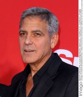 October 22, 2017 - Los Angeles, CA, U.S. - 22 October 2017 - Los Angeles, California - George Clooney. Ã¢â‚¬oeSuburbiconÃ¢â‚¬Â Premiere held at the Regency Village Theatre in Los Angeles. Photo Credit: AdMedia Los Angeles U.S. - ZUMAa123 20171022_zaa_a123_030 Copyright: xAdmediax