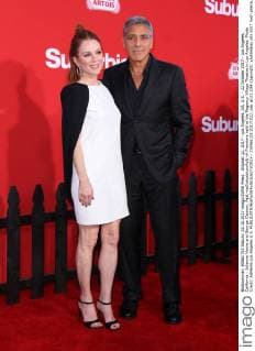 October 22, 2017 - Los Angeles, CA, U.S. - 22 October 2017 - Los Angeles, California - Julianne Moore and George Clooney. Ã¢â‚¬oeSuburbiconÃ¢â‚¬Â Premiere held at the Regency Village Theatre in Los Angeles. Photo Credit: AdMedia Los Angeles U.S. - ZUMAa123 20171022_zaa_a123_034 Copyright: xAdmediax
