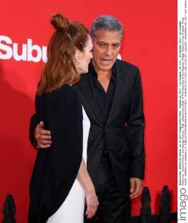 October 22, 2017 - Los Angeles, CA, U.S. - 22 October 2017 - Los Angeles, California - Julianne Moore and George Clooney. Ã¢â‚¬oeSuburbiconÃ¢â‚¬Â Premiere held at the Regency Village Theatre in Los Angeles. Photo Credit: AdMedia Los Angeles U.S. - ZUMAa123 20171022_zaa_a123_041 Copyright: xAdmediax