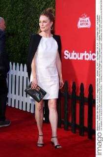 October 22, 2017 - Los Angeles, CA, U.S. - 22 October 2017 - Los Angeles, California - Julianne Moore. Ã¢â‚¬oeSuburbiconÃ¢â‚¬Â Premiere held at the Regency Village Theatre in Los Angeles. Photo Credit: AdMedia Los Angeles U.S. - ZUMAa123 20171022_zaa_a123_046 Copyright: xAdmediax