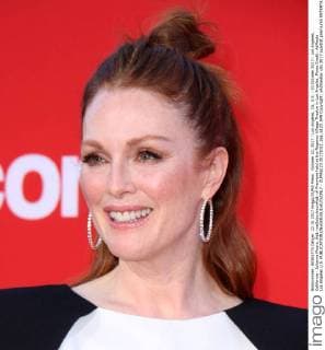October 22, 2017 - Los Angeles, CA, U.S. - 22 October 2017 - Los Angeles, California - Julianne Moore. Ã¢â‚¬oeSuburbiconÃ¢â‚¬Â Premiere held at the Regency Village Theatre in Los Angeles. Photo Credit: AdMedia Los Angeles U.S. - ZUMAa123 20171022_zaa_a123_049 Copyright: xAdmediax
