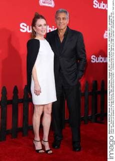 October 22, 2017 - Los Angeles, CA, U.S. - 22 October 2017 - Los Angeles, California - Julianne Moore and George Clooney. Ã¢â‚¬oeSuburbiconÃ¢â‚¬Â Premiere held at the Regency Village Theatre in Los Angeles. Photo Credit: AdMedia Los Angeles U.S. - ZUMAa123 20171022_zaa_a123_058 Copyright: xAdmediax