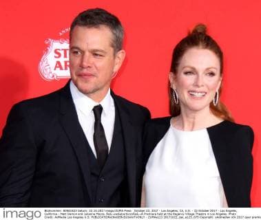 October 22, 2017 - Los Angeles, CA, U.S. - 22 October 2017 - Los Angeles, California - Matt Damon and Julianne Moore. Ã¢â‚¬oeSuburbiconÃ¢â‚¬Â Premiere held at the Regency Village Theatre in Los Angeles. Photo Credit: AdMedia Los Angeles U.S. - ZUMAa123 20171022_zaa_a123_075 Copyright: xAdmediax