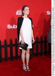 October 22, 2017 - Los Angeles, CA, U.S. - 22 October 2017 - Los Angeles, California - Julianne Moore. Ã¢â‚¬oeSuburbiconÃ¢â‚¬Â Premiere held at the Regency Village Theatre in Los Angeles. Photo Credit: AdMedia Los Angeles U.S. - ZUMAa123 20171022_zaa_a123_080 Copyright: xAdmediax