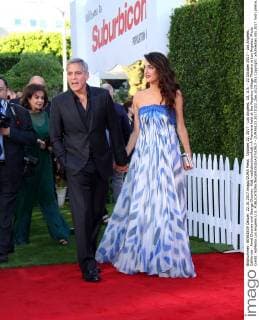 October 22, 2017 - Los Angeles, CA, U.S. - 22 October 2017 - Los Angeles, California - Amal Clooney and George Clooney. Ã¢â‚¬oeSuburbiconÃ¢â‚¬Â Premiere held at the Regency Village Theatre in Los Angeles. Photo Credit: AdMedia Los Angeles U.S. - ZUMAa123 20171022_zaa_a123_083 Copyright: xAdmediax