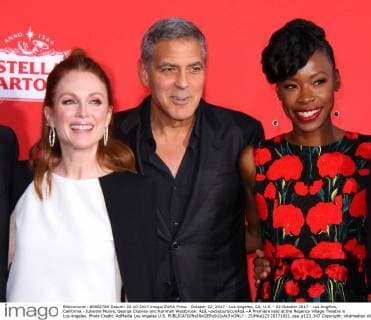 October 22, 2017 - Los Angeles, CA, U.S. - 22 October 2017 - Los Angeles, California - Julianne Moore, George Clooney and Karimah Westbrook. Ã¢â‚¬oeSuburbiconÃ¢â‚¬Â Premiere held at the Regency Village Theatre in Los Angeles. Photo Credit: AdMedia Los Angeles U.S. - ZUMAa123 20171022_zaa_a123_347 Copyright: xAdmediax