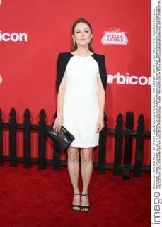 LOS ANGELES - OCT 22: Julianne Moore at the Suburbicon Premiere at the Village Theater on October 22, 2017 in Westwood, CA  Copyright: xKathyxHutchinsx xIPAx xHutchinsxPhotox