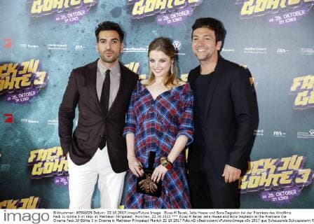 Elyas M Barek, Jella Haase und Bora Dagtekin bei der Premiere des Kinofilms Fack Ju Göhte 3 im Kino im Mathäser Filmpalast. München, 22.10.2017