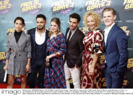 Gizem Emre, Aram Arami, Jella Haase, Elyas M Barek, Katja Riemann und Max von der Groeben bei der Premiere des Kinofilms Fack Ju Göhte 3 im Kino im Mathäser Filmpalast. München, 22.10.2017