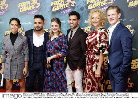 Gizem Emre, Aram Arami, Jella Haase, Elyas M Barek, Katja Riemann und Max von der Groeben bei der Premiere des Kinofilms Fack Ju Göhte 3 im Kino im Mathäser Filmpalast. München, 22.10.2017