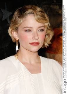 Haley Bennett at the Premiere of DreamWorks Pictures and Universal Pictures Thank You For Your Service held at Regal L.A. Live Theater in Los Angeles, CA, October 23, 2017.  Copyright: xJosephxMartinezx 33463_020JM
