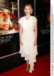 Haley Bennett at the Premiere of DreamWorks Pictures and Universal Pictures Thank You For Your Service held at Regal L.A. Live Theater in Los Angeles, CA, October 23, 2017.  Copyright: xJosephxMartinezx 33463_024JM