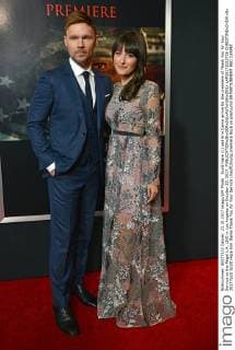 Scott Haze (L) and Erin Darke arrive for the premiere of Thank You for Your Service at the Regal L.A. LIVE in Los Angeles on October 23, 2017.  LAP20171023716 CHRISTINExCHEW