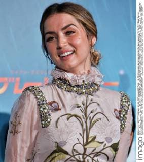 (L-R) Actress Ana de Armas attends the Japan premier for the film Blade Runner 2049 in Tokyo, Japan on October 24, 2017.  TKP2017102408 KEIZOxMORI