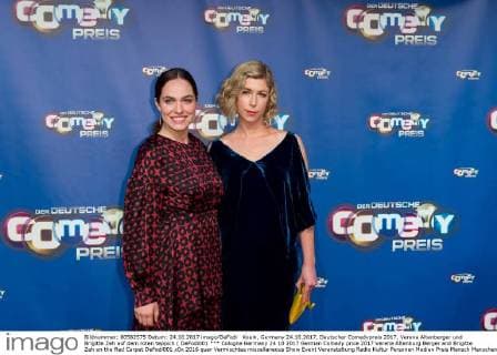 Koeln, Germany 24.10.2017, Deutscher Comedypreis 2017, Verena Altenberger und Brigitte Zeh auf dem roten teppich ( DeFodi001