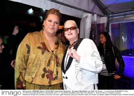 Comedian Ilka Bessin und Hella von Sinnen , l-r, kommt am 24.10.2017 in Köln zur Verleihung des Deutschen Comedypreis 2017.
