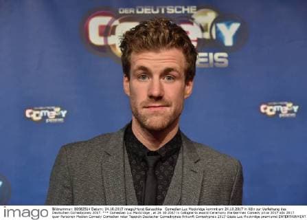 Comedian Luc Mockridge kommt am 24.10.2017 in Köln zur Verleihung des Deutschen Comedypreis 2017.