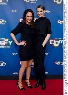 Koeln, Germany 24.10.2017, Deutscher Comedypreis 2017, Carolin Kebekus und Martina Hill auf dem roten Teppich ( DeFodi001