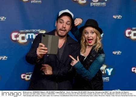 Koeln, Germany 24.10.2017, Deutscher Comedypreis 2017, Jan van Weyde und Jasmin Schwiers auf dem roten Teppich ( DeFodi001