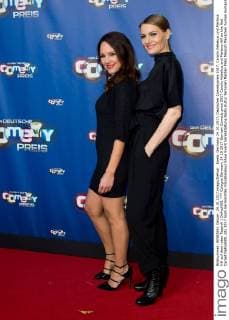 Koeln, Germany 24.10.2017, Deutscher Comedypreis 2017, Carolin Kebekus und Martina Hill auf dem roten Teppich ( DeFodi001