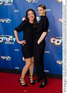 Koeln, Germany 24.10.2017, Deutscher Comedypreis 2017, Carolin Kebekus und Martina Hill auf dem roten Teppich ( DeFodi001