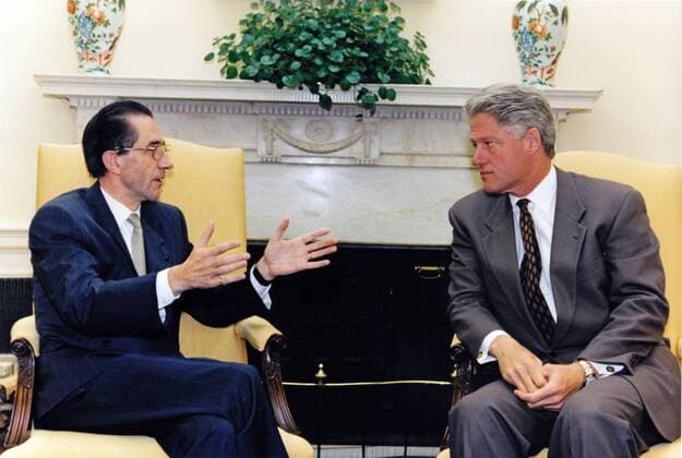 October 2, 1995 - Washington, District of Columbia, United States of America - United States President Bill Clinton meets NATO Secretary General Willy Claes in the Oval Office of the White House in Washington, DC on October 2, 1995. The two discussed a range of NATO issues, including the NATO role in Bosnia and NATO enlargement. The President congratulated Claes on the key role that NATO has played in defending the safe areas in Bosnia and advancing the cause of peace. He stressed the importance of completing planning for implementation of a peace settlement in Bosnia. Claes briefed the President on the presentation of the NATO enlargement study to members of the Partnership for Peace on September 28. President Clinton welcomed the completion of the study and reiterated strong U.S. support for steady progress toward NATO enlargement and f - ZUMAs152 19951002_zaa_s152_001 Copyright: xRalphxAlswangx
