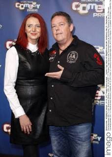 Torsten Toto Heim mit Begleitung bei der Verleihung des 21. Deutschen Comedypreises 2017 in den Brainpool Studios. Köln, 24.10.2017