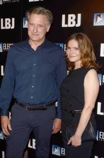 LOS ANGELES CA OCTOBER 24 Bill Pullman and Jennifer Jason Leigh at the premiere of Electric Entertainment s LBJ at the Arclight Theatre on October 24 2017 in Los Angeles California Copyright: xDavidxEdwardsx