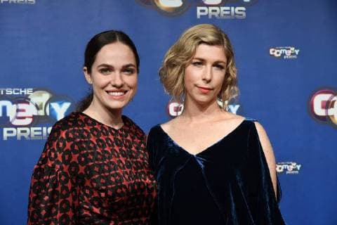 Verena Altenberger + Brigitte Zeh, l-r, kommt am 24.10.2017 in Köln zur Verleihung des Deutschen Comedypreis 2017.