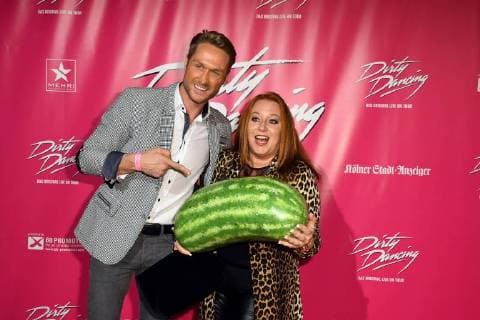 Bilder des Tages Schauspielerin Rebecca Siemoneit-Barum + ?? kommt am 26.10.2017 in Köln zur Deutschlandpremiere des Musical Dirty Dancing.