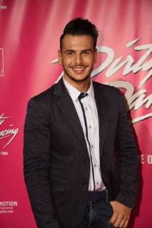 Schauspieler Cronis Karakassidis kommt am 26.10.2017 in Köln zur Deutschlandpremiere des Musical Dirty Dancing.