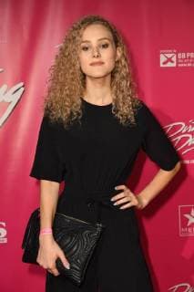 Schauspielerin Pauline Angert kommt am 26.10.2017 in Köln zur Deutschlandpremiere des Musical Dirty Dancing.