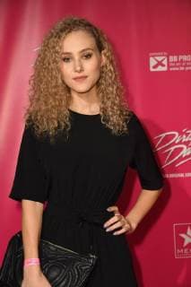 Schauspielerin Pauline Angert kommt am 26.10.2017 in Köln zur Deutschlandpremiere des Musical Dirty Dancing.