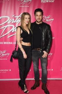 Schauspieler Alexander Milo mit Agathe kommt am 26.10.2017 in Köln zur Deutschlandpremiere des Musical Dirty Dancing.