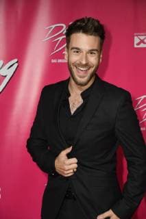 Moderator Eric Schroth kommt am 26.10.2017 in Köln zur Deutschlandpremiere des Musical Dirty Dancing.