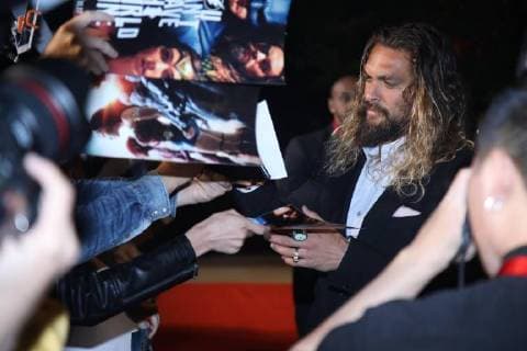 BEIJING, CHINA - OCTOBER 26: Actor Jason Momoa attends Justice League premiere at 798 Art Zone on October 26, 2017 in Beijing, China.  Copyright: xVCGx CFP111130869962