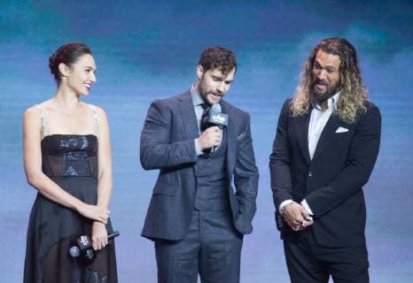 BEIJING, CHINA - OCTOBER 26: (L - R) Actors Gal Gadot, Henry Cavill and Jason Momoa attend Justice League premiere at 798 Art Zone on October 26, 2017 in Beijing, China.  Copyright: xVCGx CFP111130893172