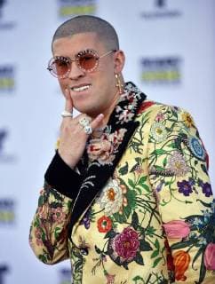 Bilder des Tages Bad Bunny arrives for the Latin American Music Awards 2017 at Hollywood s Dolby Theatre in Los Angeles on October 26, 2017.  LAP20171026825 CHRISTINExCHEW