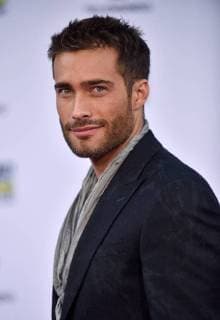 Argentine actor and musician Rodrigo Guirao arrives for the Latin American Music Awards 2017 at Hollywood s Dolby Theatre in Los Angeles on October 26, 2017.  LAP20171026823 CHRISTINExCHEW