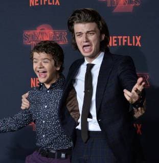 Bilder des Tages Cast members Joe Keery (LR and Gaten Matarazzo attend the premiere of Netflix s Stranger Things Season 2 at the Regency Bruin Theatre in Los Angeles on October 26, 2017. Storyline: When a young boy disappears, his mother, a police chief, and his friends must confront terrifying forces in order to get him back.  LAP2017102638 JIMxRUYMEN