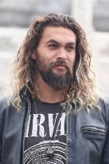 American actor and model Jason Momoa visits the Temple of Heaven in heavy smog in Beijing, China, 27 October 2017. Gal Gadot leads co-stars of movie Justice League to visit Temple of Heaven in heavy smog in Beijing  pbu701405_12