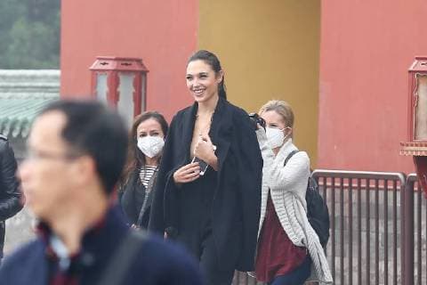 Israeli actress and model Gal Gadot visits the Temple of Heaven in heavy smog in Beijing, China, 27 October 2017. Gal Gadot leads co-stars of movie Justice League to visit Temple of Heaven in heavy smog in Beijing  pbu701405_02