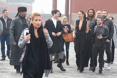 (From second back left) American actor and singer Ezra Miller, Israeli actress and model Gal Gadot, American actor and model Jason Momoa, and actor and director Ben Affleck visit the Temple of Heaven in heavy smog in Beijing, China, 27 October 2017. Gal Gadot leads co-stars of movie Justice League to visit Temple of Heaven in heavy smog in Beijing  pbu701405_05