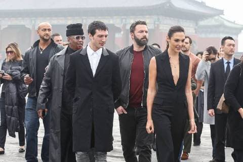 (From left) American actor and singer Ezra Miller, actor and director Ben Affleck, and Israeli actress and model Gal Gadot visit the Temple of Heaven in heavy smog in Beijing, China, 27 October 2017. Gal Gadot leads co-stars of movie Justice League to visit Temple of Heaven in heavy smog in Beijing  pbu701405_09