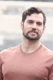 British actor Henry Cavill visits the Temple of Heaven in heavy smog in Beijing, China, 27 October 2017. Gal Gadot leads co-stars of movie Justice League to visit Temple of Heaven in heavy smog in Beijing  pbu701405_11