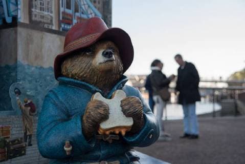 October 27, 2017 - London, England, United Kingdom - A Paddington Bear s pop up is pictured at Southbank, London, on October 27, 2017. It is part of the five pop-up installations celebrating the forthcoming release of Paddington 2, the eagerly-anticipated sequel to the 2015 hit. London United Kingdom  - ZUMAn230 20171027_zaa_n230_120 Copyright: xAlbertoxPezzalix