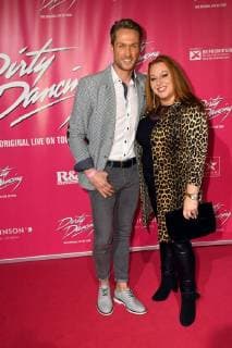 Das Model Nico Schwanz und Schauspielerin Rebecca Siemoneit-Barum kommt am 26.10.2017 in Köln zur Deutschlandpremiere des Musical Dirty Dancing.