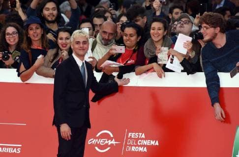 Foto IPP Gioia Botteghi Roma 27 10 2017 Festa del cinema di Roma red carpet nella foto Xavier Dolan - attore regista e sceneggiatore - con i fan Italy Photo Press - World Copyright  0